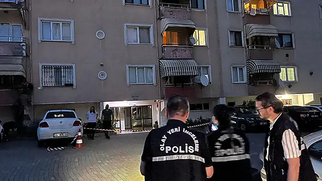 Sinekliğe yaslanan 5 yaşındaki çocuk, 4'üncü kattan düşerek ağır yaralandı