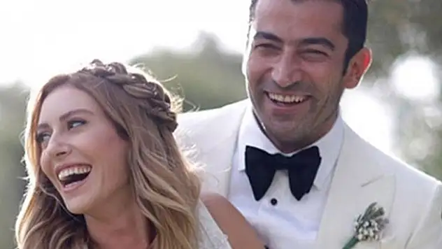 Sinema Kobal İmirzalıoğlu'na saat hediye etti