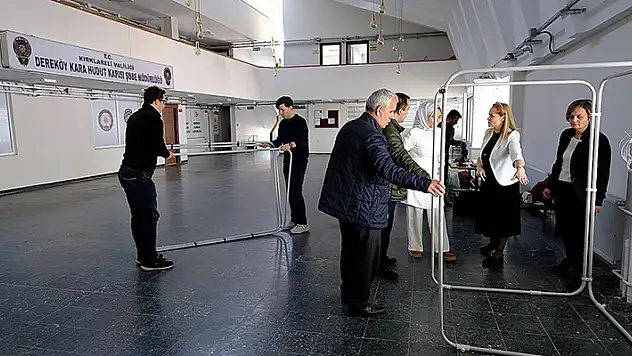 Sınır kapılarında oy verme işlemi için hazırlık yapılıyor
