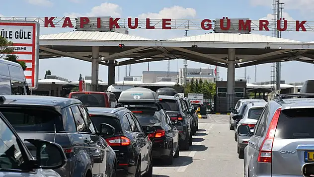 Sınır kapılarından 1 milyon 872 bin gurbetçi geldi