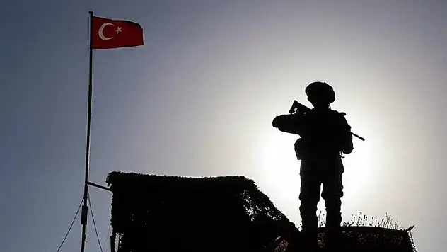 Sınırlardan yasa dışı yollarla geçmeye çalışan 2'si terörist 7 kişi yakalandı
