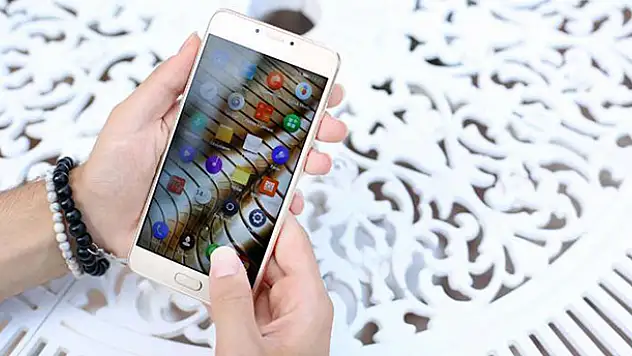 Sınırları aşan yepyeni bir akıllı telefon: Casper VIA A1.