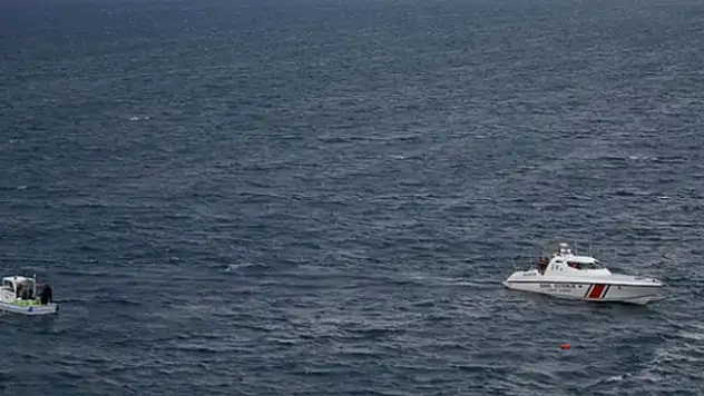Sinop'ta balıkçı teknesi battı! Kurtarma çalışmaları devam ediyor