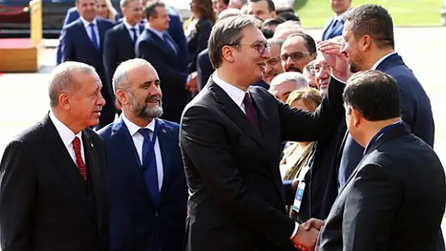 Sırbistan Cumhurbaşkanı, Hidayet Türkoğlu ile boy ölçüştü