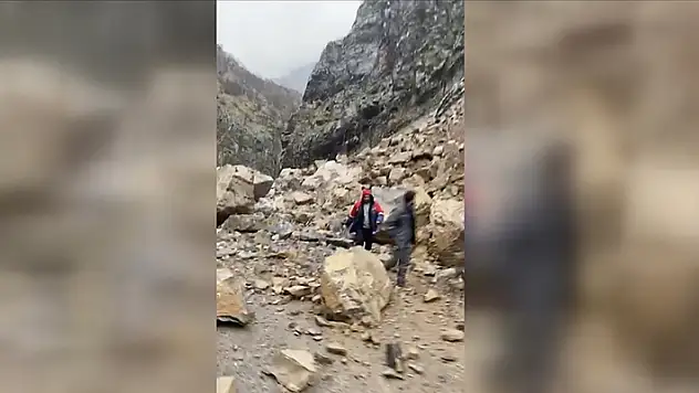 Şırnak-Hakkari kara yolunda heyelan meydana geldi
