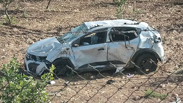 Şırnak'ta güvenlik korucularının otomobili şarampole devrildi 1 ölü, 4 ağır yaralı
