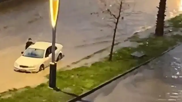 Şırnak'ta sağanak: Sokaklar göle döndü

