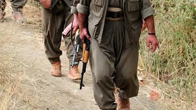 Şırnak'ta teröristler öğretmenleri kaçırdı