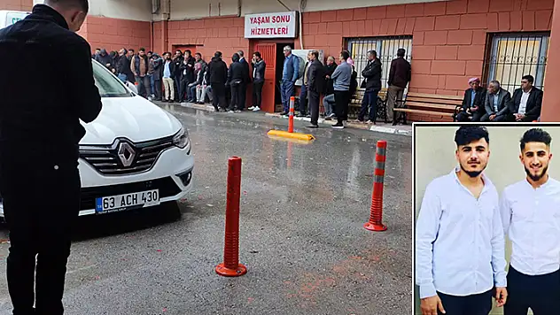 Şırnak'ta yakıt tankeri, şarampole devrildi: 2 ölü

