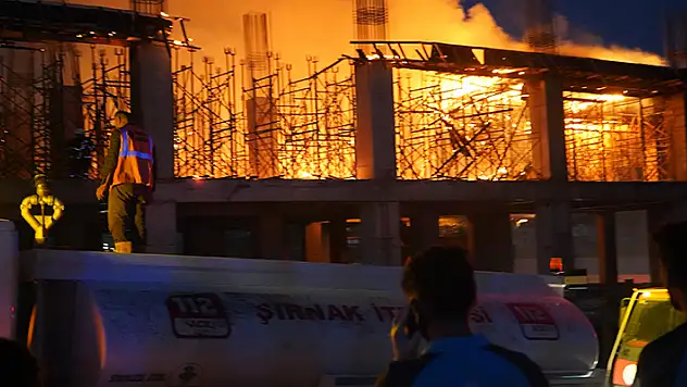 Şırnak'ta yapımı devam eden bölge hastanesinde ikinci kez yangın çıktı
