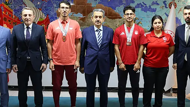 Şırnak'ın engelsiz rekortmenlerinden Vali Ekiciye ziyaret