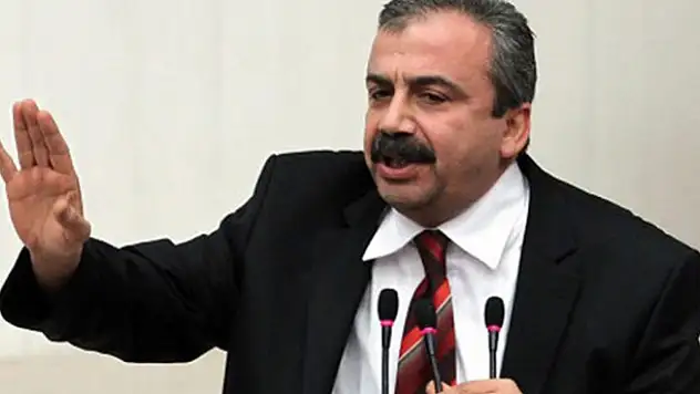Sırrı Süreyya Önder adli kontrol şartıyla serbest bırakıldı