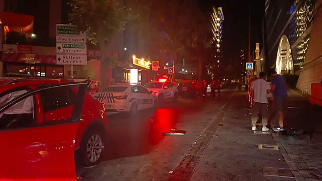 Şişli'de ters yöne giren otomobilin karıştığı kaza kamerada 2 yaralı