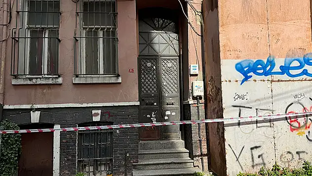 Şişli'de kısmi çökme meydana gelen bina gün ilk ışıklarıyla görüntülendi