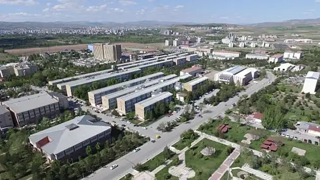 Sivas Cumhuriyet Üniversitesi akademik personel alacak

