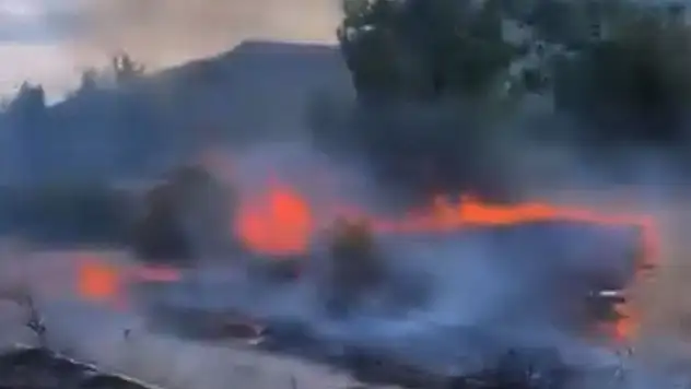 Sivas'ta anız yangınında dumandan etkilenen 5 itfaiye eri, taburcu edildi
