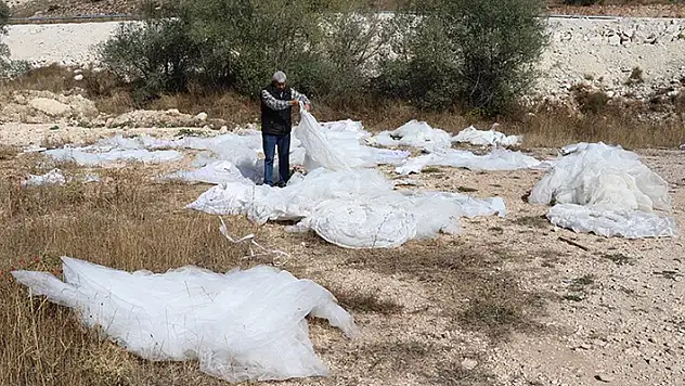 Sivas'ta arazide çok sayıda gelinlik bulundu
