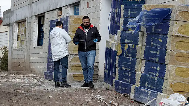 Sivas'ta inşaatın 10. katından düşen işçi ağır yaralandı
