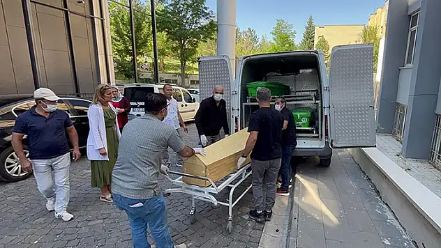 Sivas'ta KKKA hastalığı şüphesiyle tedavi gören 2 kişi hayatını kaybetti
