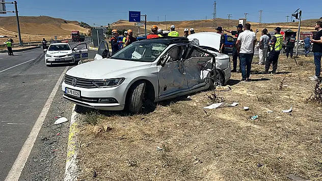 Sivas'ta otomobil ile kamyon çarpıştı: 1 ölü, 3 ağır yaralı
