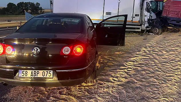 Sivas'ta zincirleme trafik kazasında 6 kişi yaralandı
