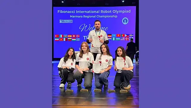 Sivaslı öğrenciler, robot yarışmasında gövde gösterisi yaptı