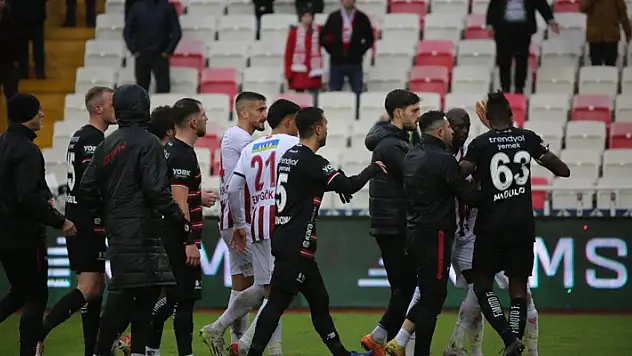 Sivasspor - Gaziantep FK maçı sonrası gerginlik
