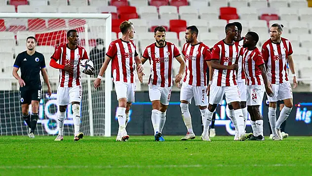Sivasspor, UEFA Avrupa Konferans Ligi'nde tur şansını rövanş maçına bıraktı
