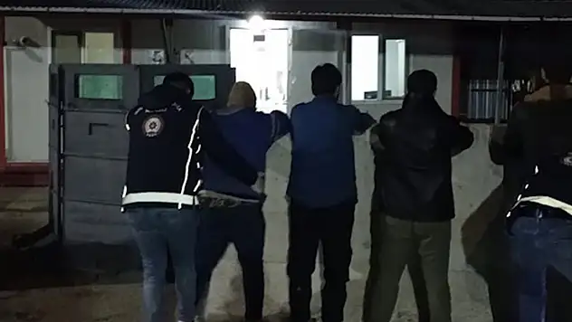 Sivas'ta 5 kaçak göçmen yakalandı