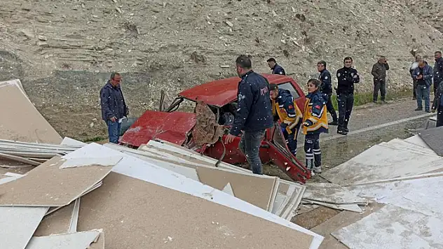 Sivas'ta feci kaza: 1 ölü, 4 yaralı
