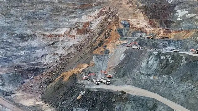 Sivas'ta maden ocağında göçük altında kalan şantiye müdürünü arama çalışmaları 25 gündür sürüyor