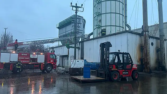 Sivas'ta mobilya fabrikasında patlama: 1'i ağır, 2 işçi yaralı

