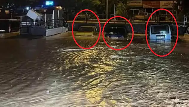 Sivas'ta sağanak cadde ve sokaklar göle döndü
