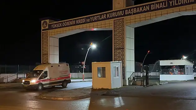 Sivas'ta yurtta kalan 53 öğrenci gıda zehirlenmesi şüphesiyle hastaneye başvurdu