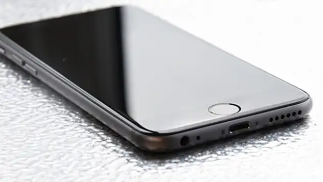Siyah iPhone geri mi gelecek?
