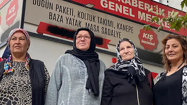 Siyasi parti genel merkezinde uyuşturucu ticaretine 7 gözaltı