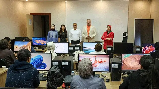 SMMO'da kadın muhasebeci eğitimlerine devam