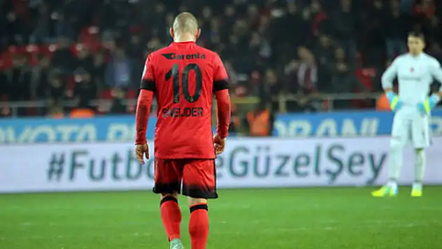 Sneijder ayrılıyor mu?