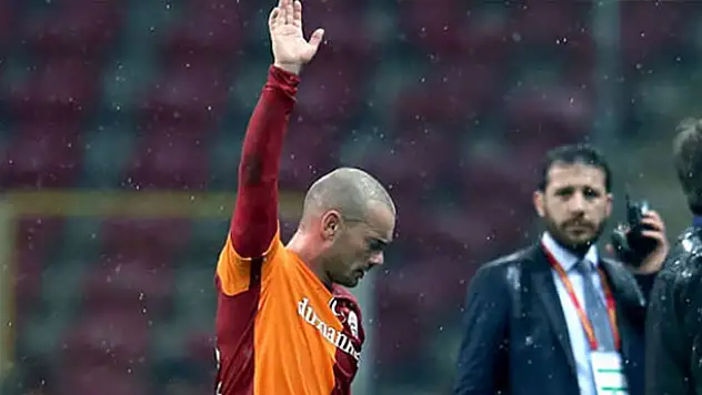 Sneijder: Bu şartlarda oynamam Başkan!
