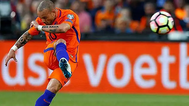 Sneijder'in menajeriden ayrılık açıklaması