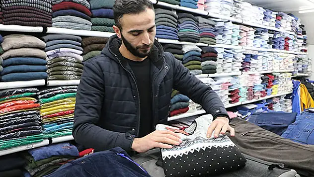Soğuk hava gelmeyince kışlıklar tezgahta kaldı