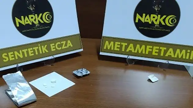 Sokağa çıkma yasağında uyuşturucu ile yakalandı