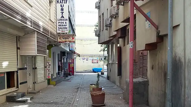 Sokağa çıkma yasağının devam ettiği Diyarbakır'dan ilk görüntüler