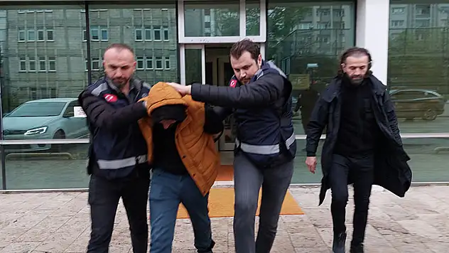 Sokak ortasında karısını öldüren koca tutuklandı