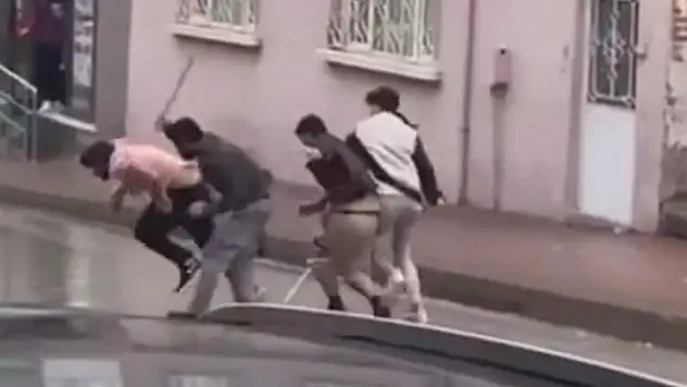 Sokak ortasında kavga eden yabancı uyruklu şahıslar sınır dışı edilecek

