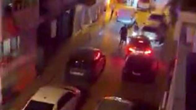 Sokak ortasında silahla çatıştılar! 5 kişi yaralandı