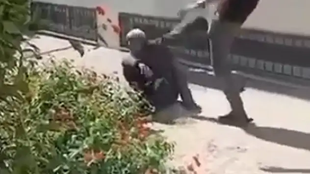 Sokakta 75 yaşındaki kişi dövüldü Vali 'Vicdansız' paylaşımı yaptı
