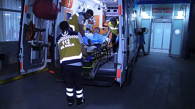 Sokakta arkadaşı ile sohbet ederken vuruldu
