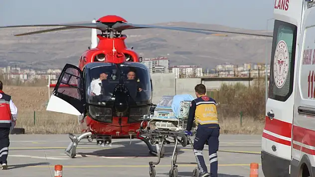 Solunum sıkıntısı yaşayan 5 aylık bebek ambulans helikopterle Konya'dan Kayseri'ye oradan da Sivas'a nakledildi