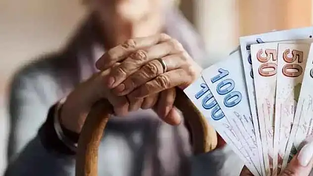 Son Dakika: Emekliye bayram ikramiyesinde beklenen açıklama geldi!